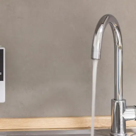 شقة Spacious 4-bed 2-bath, 3 Min Walk To M1 Bande Nere ميلان