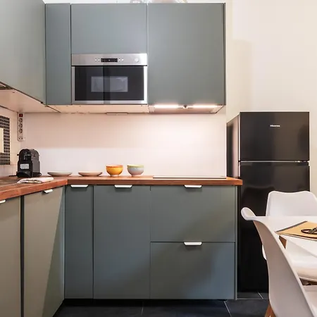 Flexyrent - Steps From Train Station