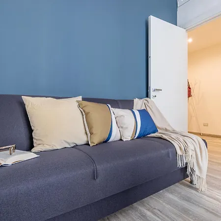 Lovely - 15 Minutes To Duomo Apartament