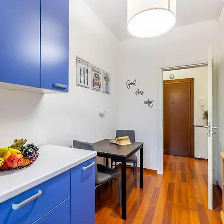 Porta Romana Luminoso Trilocale Con Balcone ミラノ