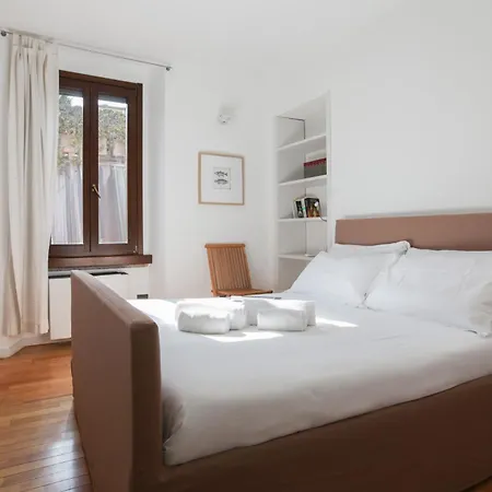 Hacca Collection - Brera & Fashion District - Bright 2br Apartment Milan