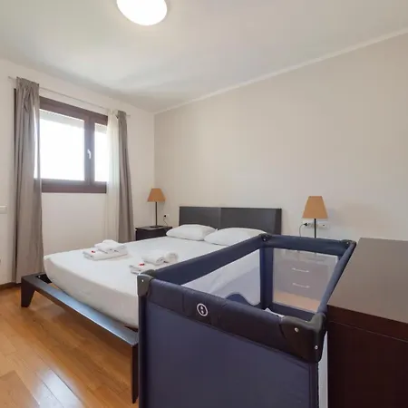 Bicocca, Free Parking, Private Garage, Metro M5 200m, Garden, Kids & Pet Friendly Lejlighed *