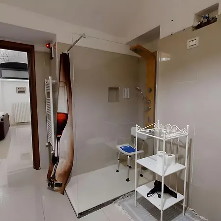 The Wine Cave - Via M Gioia, 47 - Huge Elegant 110 Sqm Peaceful Retreat In Milan, 2 Bedrooms, 8 Minutes Walking From Central Station, Milan Milano