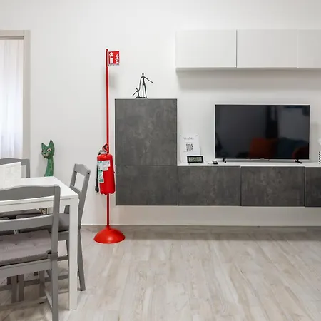 Chiara's Urban Oasis - - Duomo 8 Min Apartman Milánó