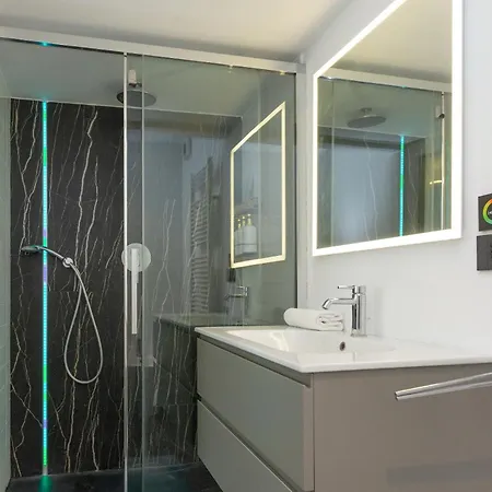 Artstay - Exclusive Near Metro M1, Ac, Parking Daire Milano