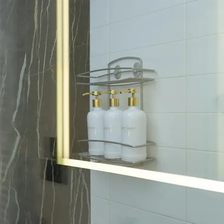 Artstay - Exclusive Near Metro M1, Ac, Parking