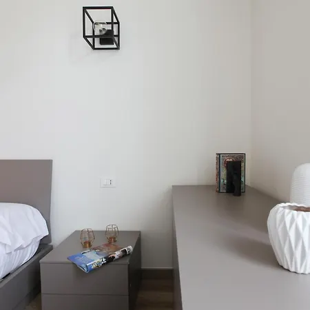 Hacca Collection - Isola-garibaldi District 1br Appartement *