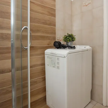 Artstay - Exclusive In Porta Romana, Free Parking Apartament