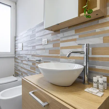 アパート Porta Romana Luminoso Trilocale Con Balcone *