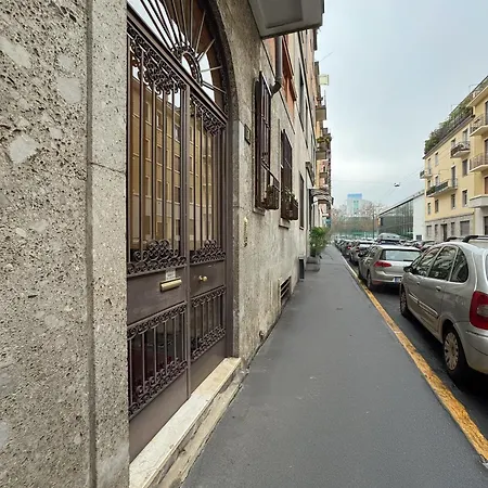 Artstay - Exclusive Near Metro M1, Ac, Parking Daire Milano