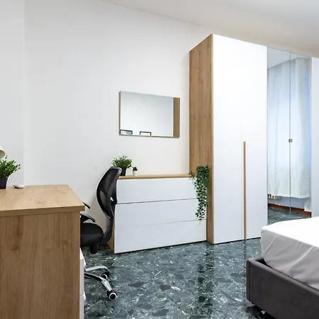 Apartament Spacious 4-bed 2-bath, 3 Min Walk To M1 Bande Nere Mediolan