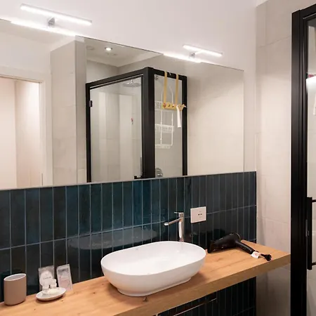 Апартаменты Vivimihome - Navigli Design Loft With Terrace Милан