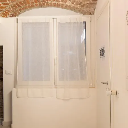 La Vecchia Milano-les Nubles Vannucci - Il Ballatoio E Il Cortile Daire *