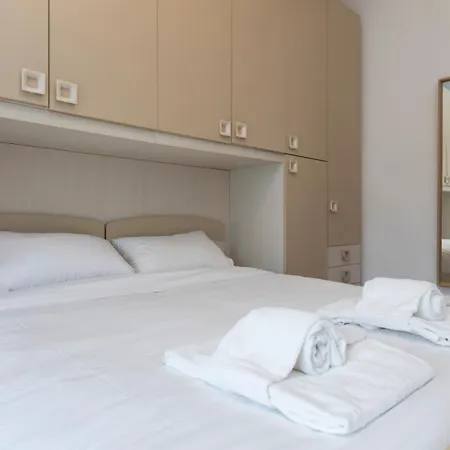 Prestigioso In Zona Tortona - Solari *