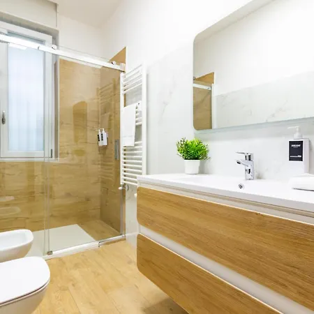 Apartmán Spacious 4-bed 2-bath, 3 Min Walk To M1 Bande Nere