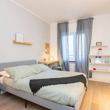 Joivy Solari Tolstoj Apartman