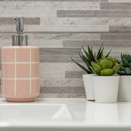 Chiara's Urban Oasis - - Duomo 8 Min Apartman Milánó