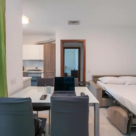 Bicocca, Free Parking, Private Garage, Metro M5 200m, Garden, Kids & Pet Friendly Lejlighed *