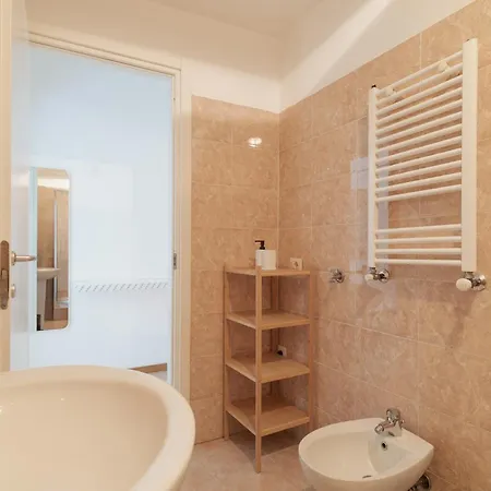 Guesthost - Porta Garibaldi White Flats Daire