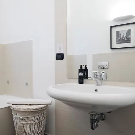 Comecasa 10 Min Walk To Duomo 2br Family Flat Lejlighed Milano