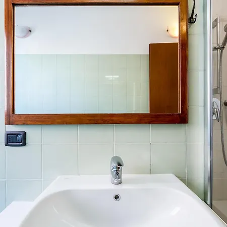 Exclusive With Terrace At 15 Min To Duomo شقة *