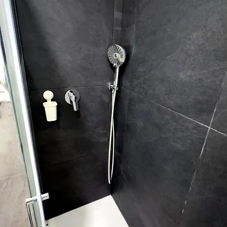 Roberta House Il Tuo Rifugio Per Concerti, Eventi E Fiere