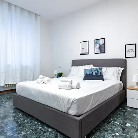 Spacious 4-bed 2-bath, 3 Min Walk To M1 Bande Nere