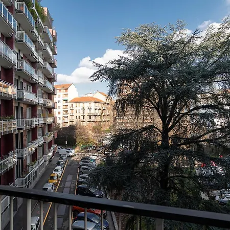 La Bella Milano-les Nubles Sabotino * Milán