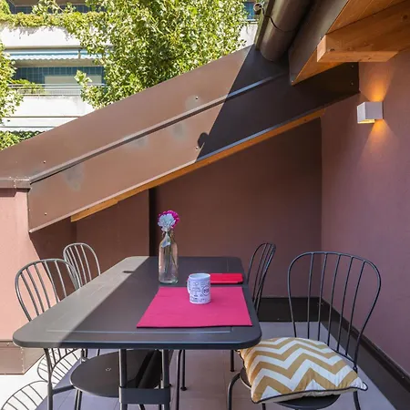 Joivy Solari Tolstoj Apartman