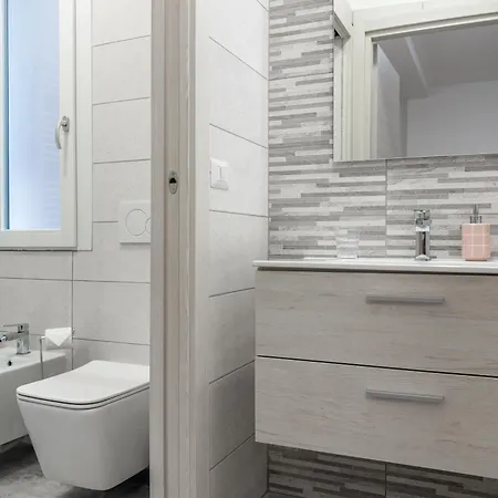 Chiara's Urban Oasis - - Duomo 8 Min