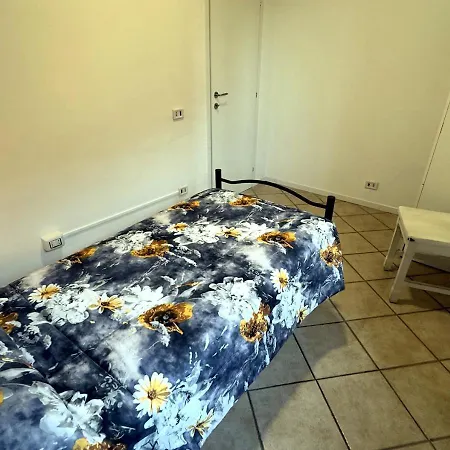 Roberta House Il Tuo Rifugio Per Concerti, Eventi E Fiere Lägenhet