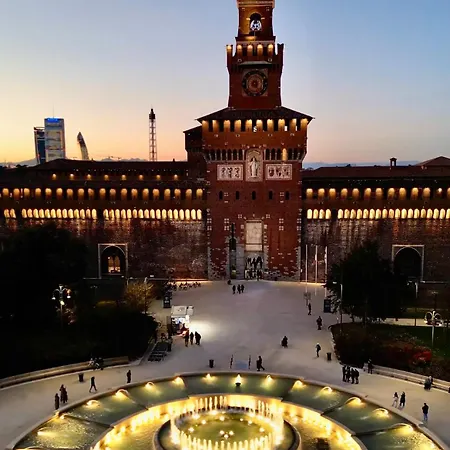 Exclusive Deluxe Between Duomo & San Siro Милан