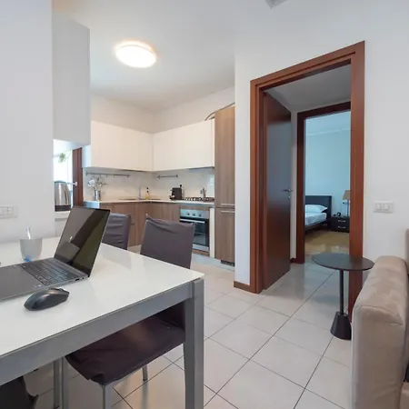 Bicocca, Free Parking, Private Garage, Metro M5 200m, Garden, Kids & Pet Friendly Милан