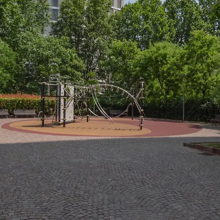 Bicocca, Free Parking, Private Garage, Metro M5 200m, Garden, Kids & Pet Friendly * Milano