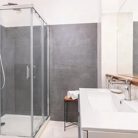 Easylife - - Spallanzani 15 - Porta Venezia Daire