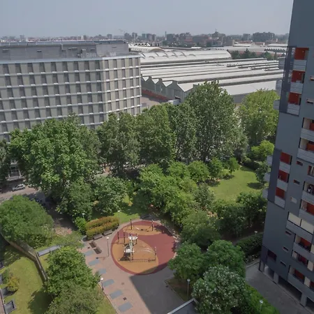 Bicocca, Free Parking, Private Garage, Metro M5 200m, Garden, Kids & Pet Friendly Милан