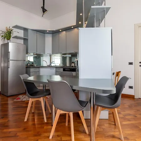 Flat In Duomo * Милан