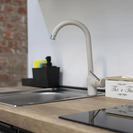 La Vecchia Milano-les Nubles Vannucci - Il Ballatoio E Il Cortile *