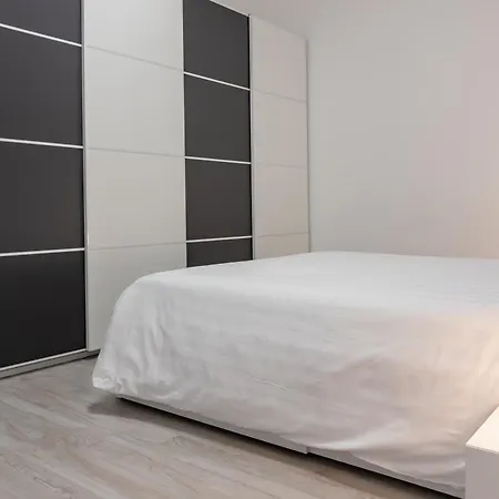 Chiara's Urban Oasis - - Duomo 8 Min