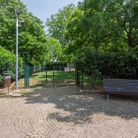 Bicocca, Free Parking, Private Garage, Metro M5 200m, Garden, Kids & Pet Friendly Апартаменты