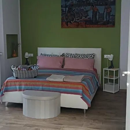 Apartment Ongi Etorri B&B- Ripamonti,Tram 24 Per Ieo, Policlinico, Fondazione Prada,Duomo Milan