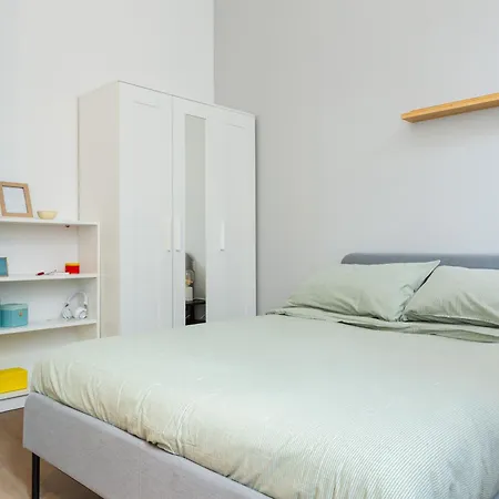 Joivy Contemporary In Historical Giambellino-lorenteggio Apartment Milan