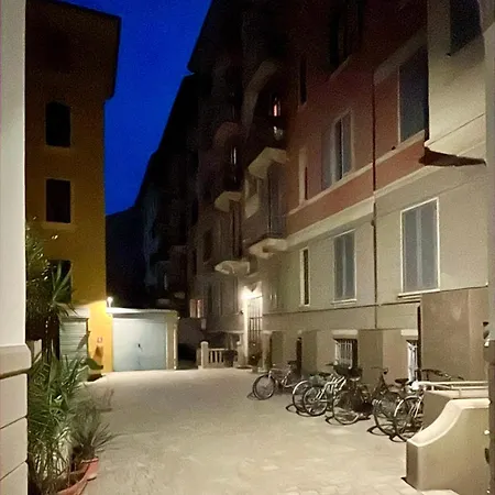 Apartment The Small White House In