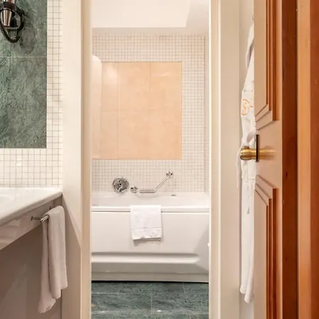 Sanpi Hotell 4*