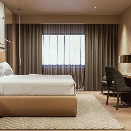 Crowne Plaza By Ihg 4*