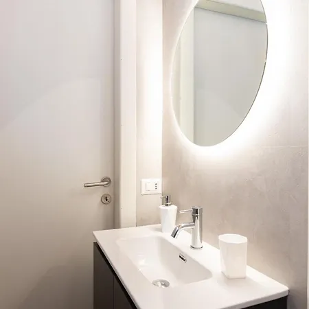 - Alzaia Naviglio Grande Appartement *