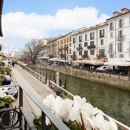 - Alzaia Naviglio Grande * Milaan