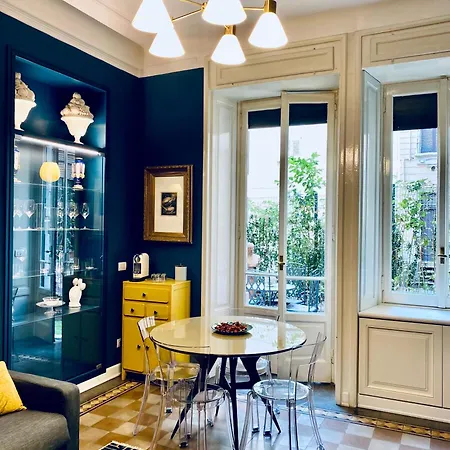 Luro - Elegant Liberty