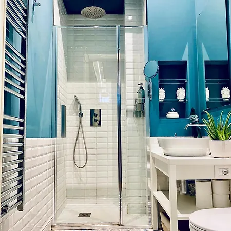 Luro - Elegant Liberty *