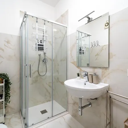 Апартаменты Ourjoy & Skyjoy Units - Via M Gioia, 47 - Wifi, Private Parking, Station, Милан
